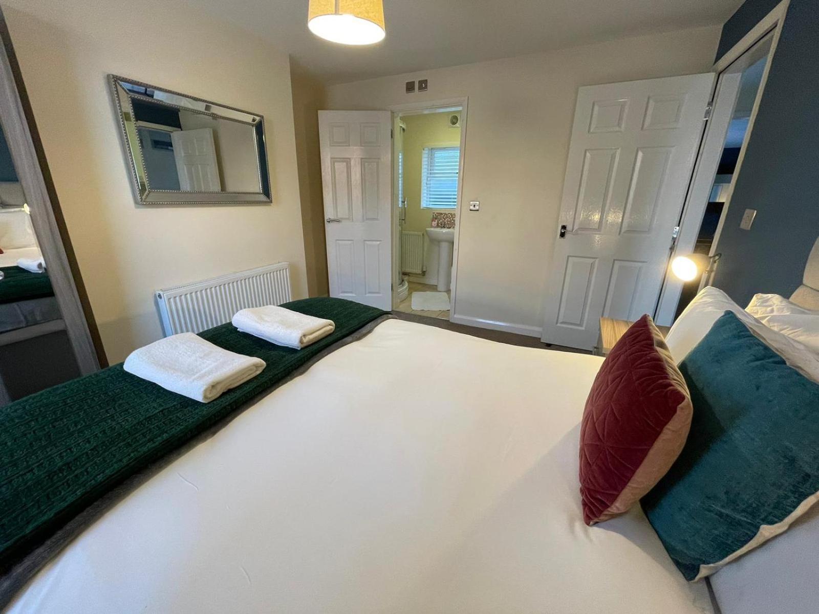 Barroon Castle Apartments, Near Airport, Free Parking, By Derbnb Castle Donington Exterior photo